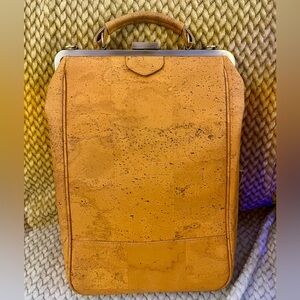 Limited color, Laflore Paris Mustard Bobobark